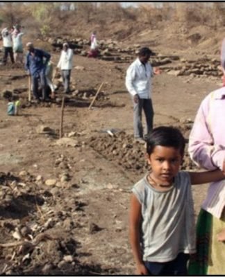 માંડણપરા ગામે ૧૨૮ શ્રમજીવીઓ દ્વારા થઇ રહેલી જળ સંચયની ઉમદા કામગીરી માંડણપરા